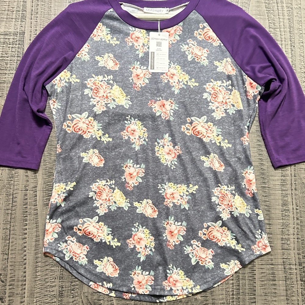 Floral Print Raglan Sleeve Top in Purple and Gray